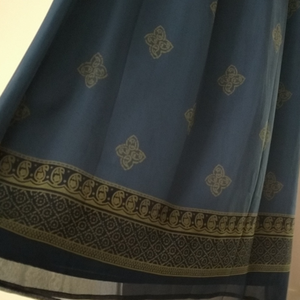 Beautiful 100% silk maxi skirt.